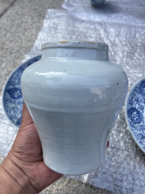 古玩陶瓷甜白釉罐真品鑒賞圖