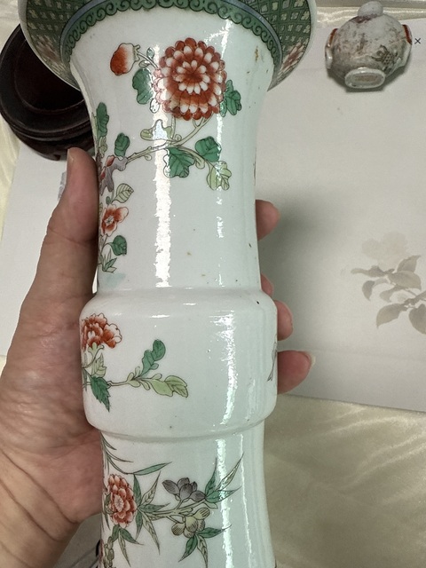 古玩陶瓷五彩花鳥紋花觚真品鑒賞圖