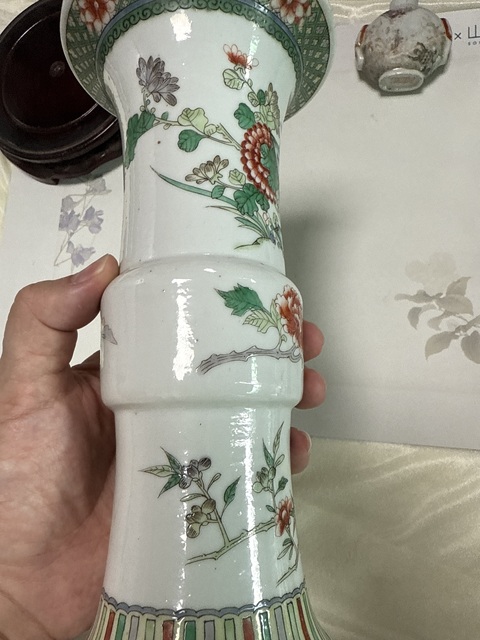 古玩陶瓷五彩花鳥紋花觚真品鑒賞圖
