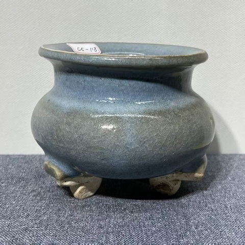 古玩陶瓷鈞窯天藍釉香爐真品鑒賞圖