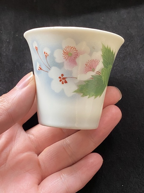 古玩陶瓷民國粉彩花卉紋馬蹄杯拍賣，當前價格338元