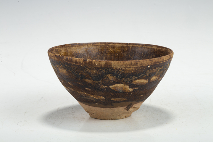 古玩陶瓷宋代·剪紙貼花盞真品鑒賞圖