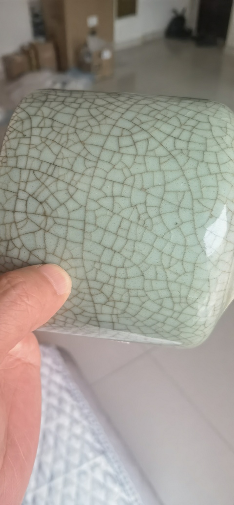 古玩陶瓷哥釉開片三足爐真品鑒賞圖