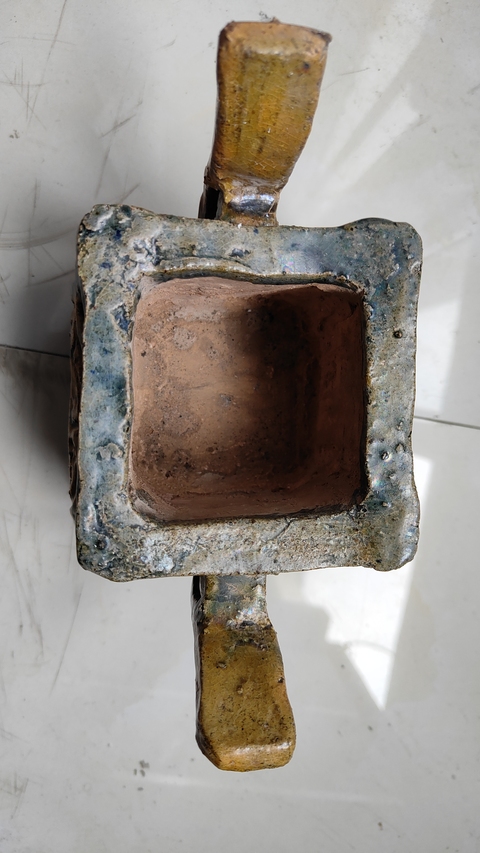 古玩陶瓷三彩四足龍紋鼎式香爐真品鑒賞圖