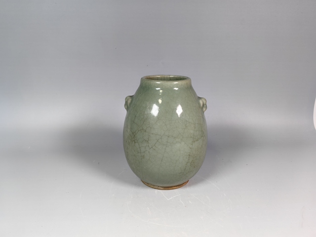 古玩陶瓷清中晚哥釉獸耳尊真品鑒賞圖