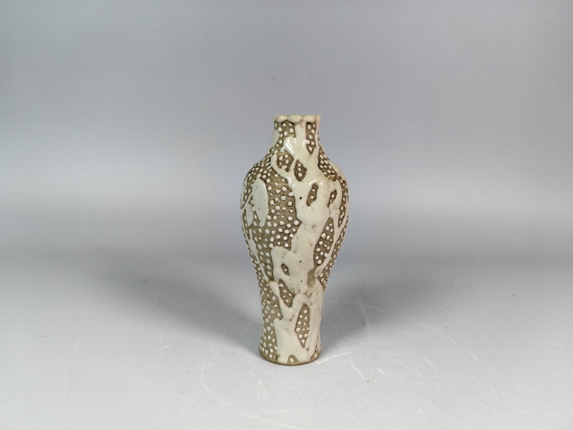 古玩陶瓷清晚珍珠地花卉紋賞瓶真品鑒賞圖