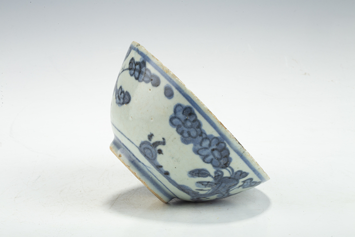 古玩陶瓷明晚·青花花卉紋碗
真品鑒賞圖