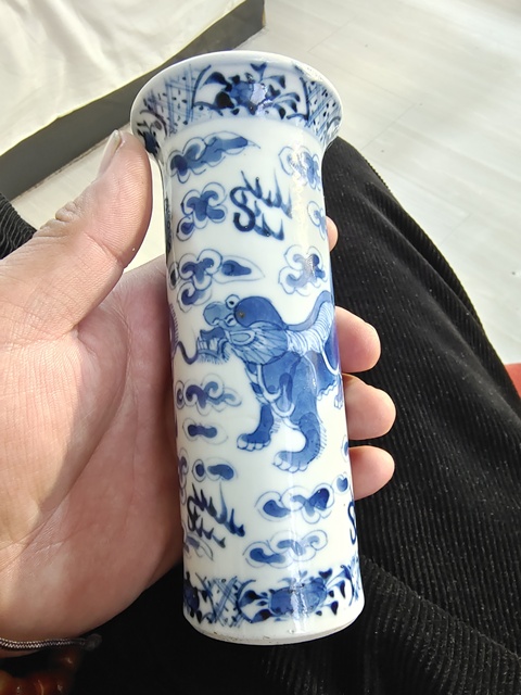 古玩陶瓷青花獅紋箭筒真品鑒賞圖