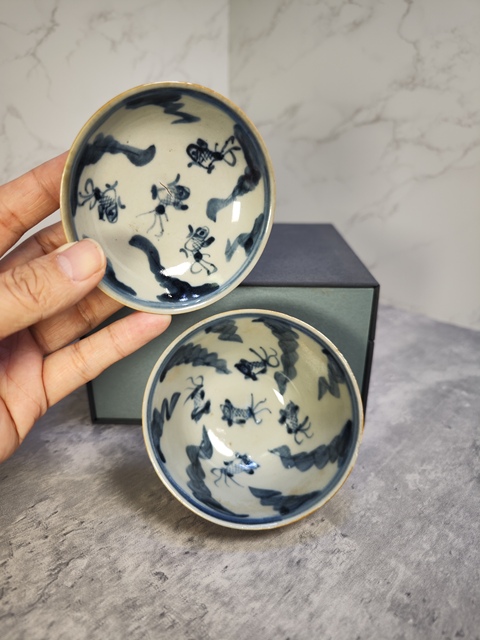 古玩陶瓷外紫金釉內青花魚藻紋蓋碗拍賣，當前價格480元