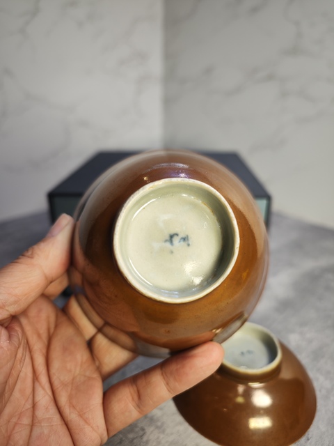 古玩陶瓷外紫金釉內青花魚藻紋蓋碗拍賣，當前價格480元