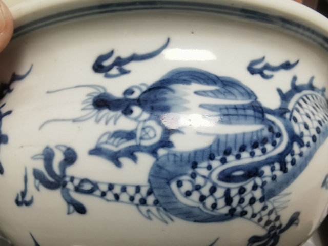 古玩陶瓷青花雙龍戲珠紋爐真品鑒賞圖