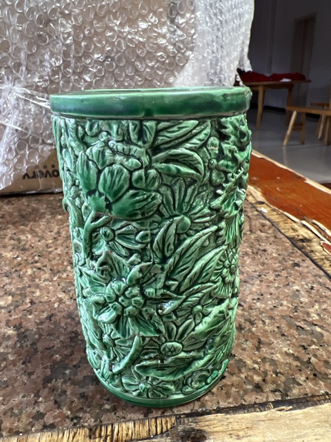 古玩陶瓷 綠釉花卉紋筆筒真品鑒賞圖