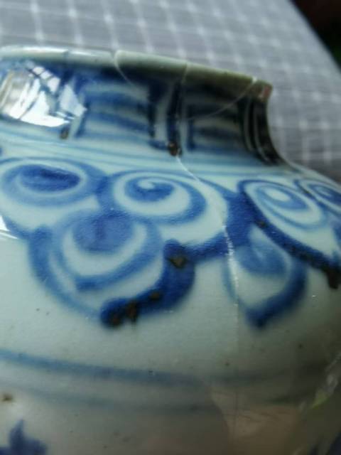 古玩陶瓷青花花卉紋罐真品鑒賞圖