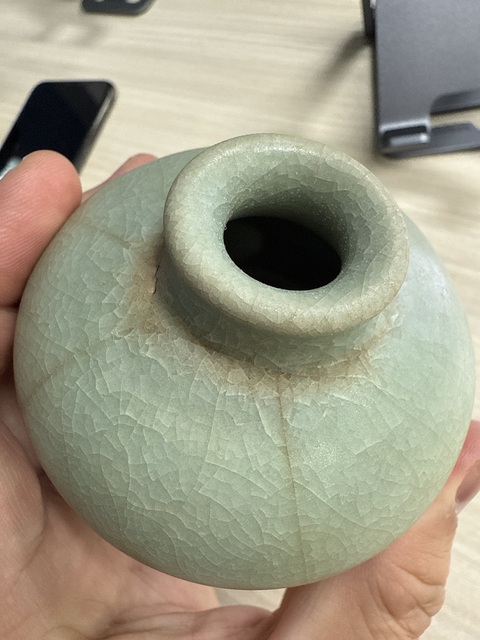古玩陶瓷龍泉窯青釉水盂真品鑒賞圖