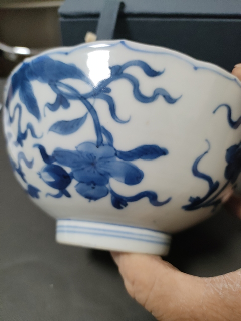 古玩陶瓷青花花卉紋花口碗真品鑒賞圖