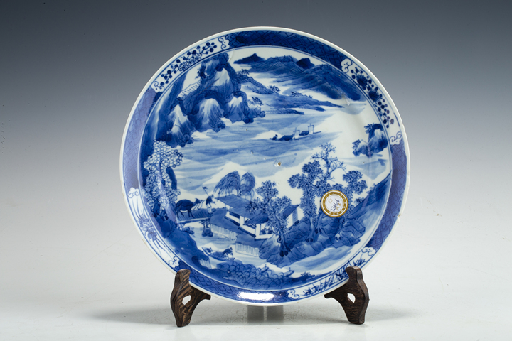 古玩陶瓷清中晚·青花漁樵耕讀紋盤真品鑒賞圖