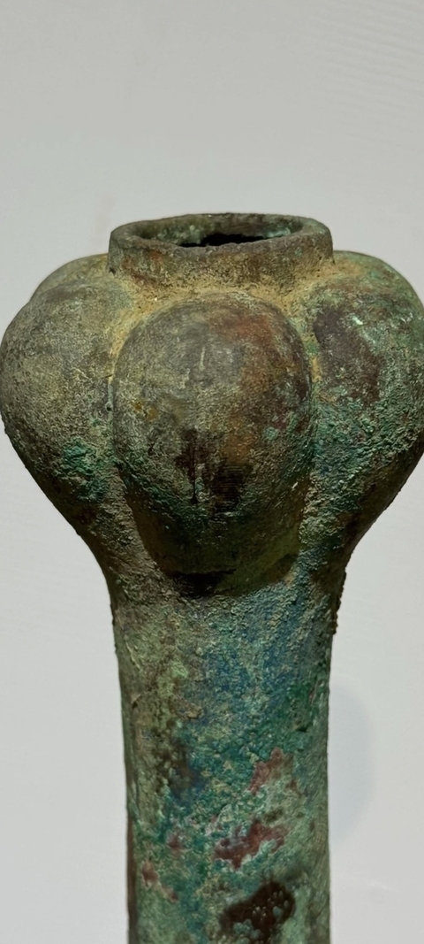 古玩銅器漢代青銅蒜頭瓶真品鑒賞圖