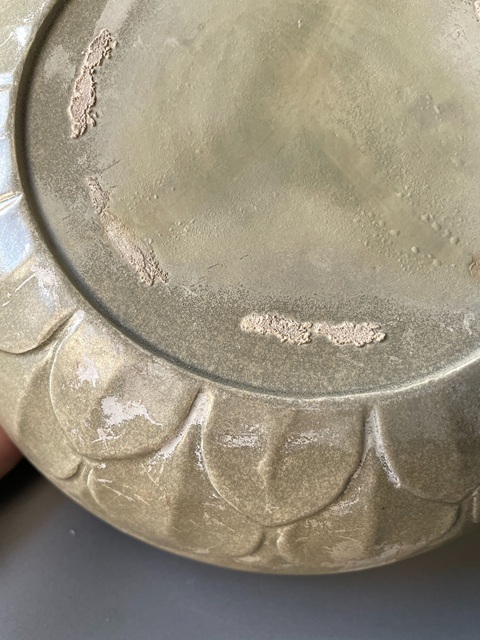 古玩陶瓷北宋早期雙鳳紋蓮瓣盤真品鑒賞圖