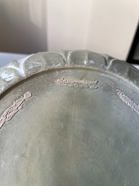 古玩陶瓷北宋早期雙鳳紋蓮瓣盤真品鑒賞圖