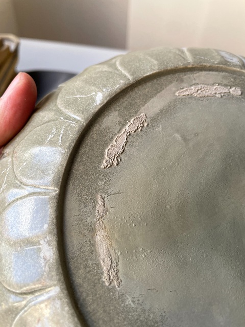 古玩陶瓷北宋早期雙鳳紋蓮瓣盤真品鑒賞圖