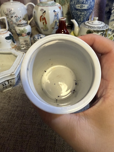 古玩陶瓷油粉彩人物紋筆筒真品鑒賞圖