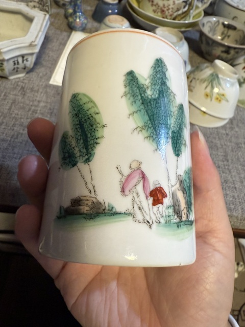 古玩陶瓷油粉彩人物紋筆筒真品鑒賞圖