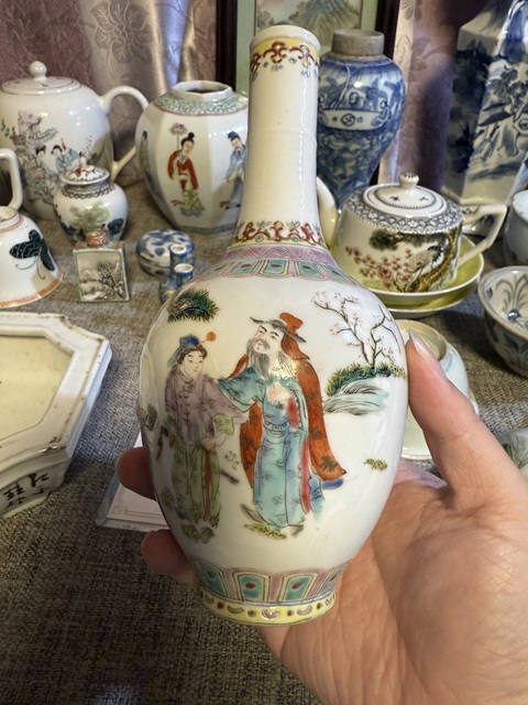 古玩陶瓷粉彩人物故事紋瓶真品鑒賞圖