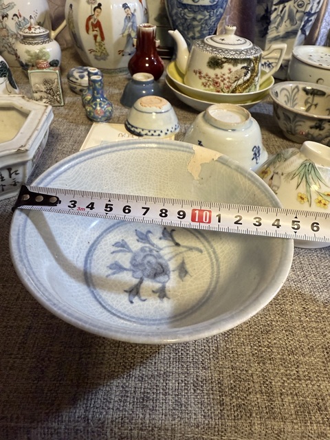 古玩陶瓷青花纏枝花卉紋碗真品鑒賞圖