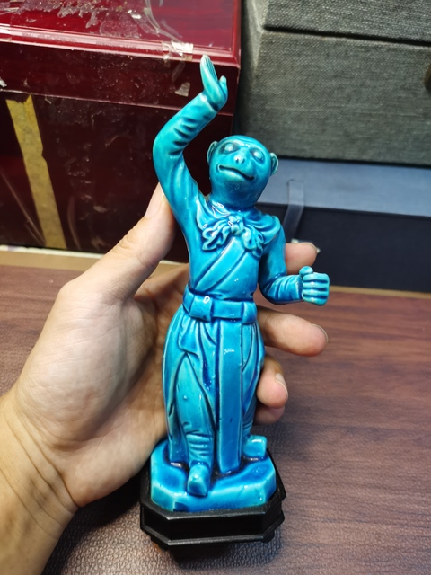 古玩陶瓷晚清 孔雀藍釉孫悟空拍賣，當前價格1500元