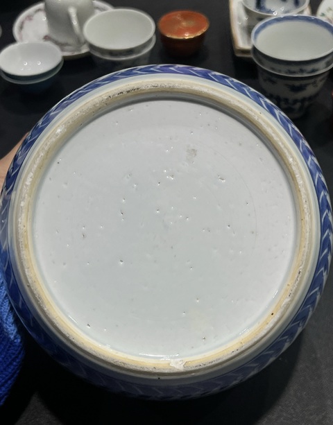 古玩陶瓷纏枝蓮粥罐真品鑒賞圖