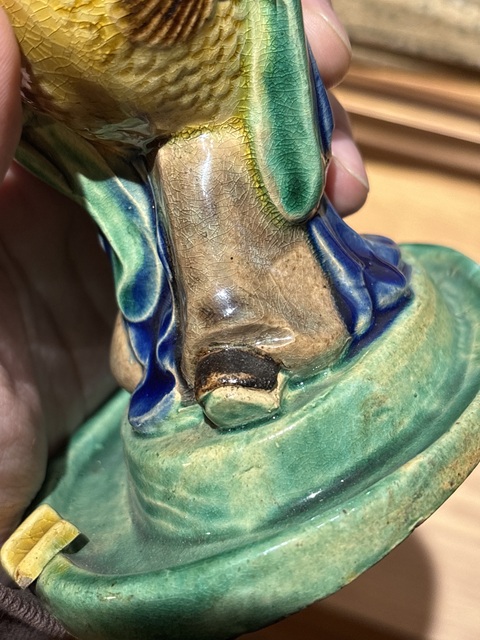 古玩陶瓷素三彩童子抱魚瓷塑真品鑒賞圖