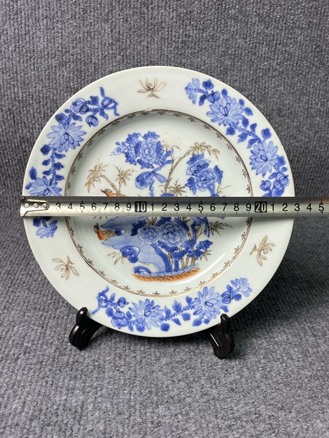 古玩陶瓷青花加彩洞石牡丹紋賞盤真品鑒賞圖