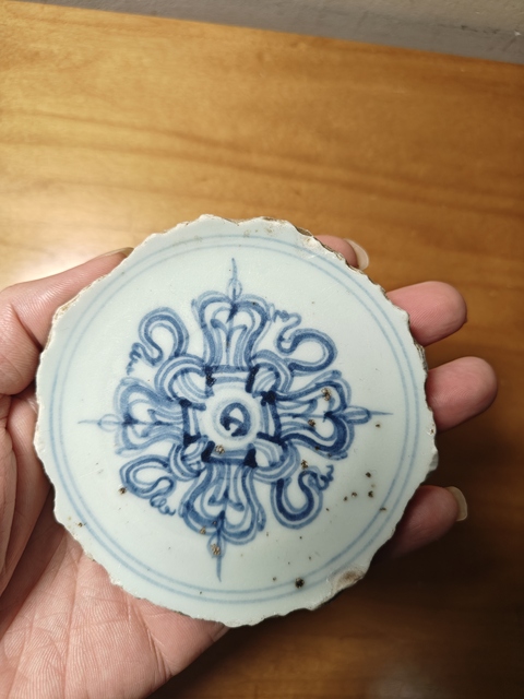 古玩陶瓷明中期青花瓷片真品鑒賞圖