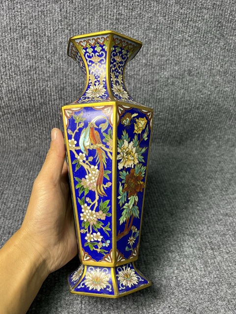 古玩雜項(xiàng)銅胎掐絲琺瑯花鳥紋六方瓶真品鑒賞圖