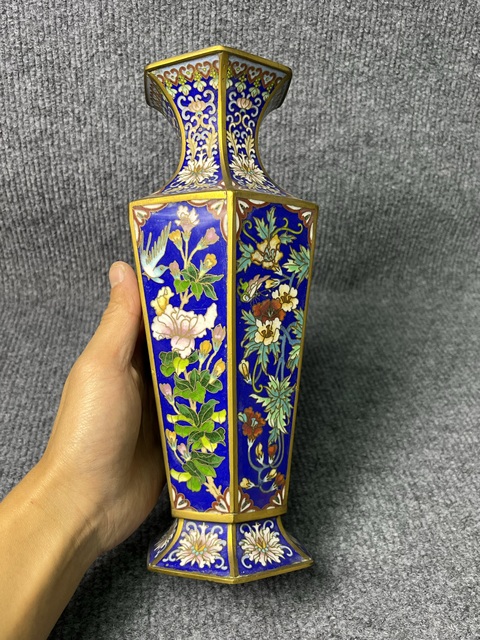 古玩雜項(xiàng)銅胎掐絲琺瑯花鳥紋六方瓶真品鑒賞圖