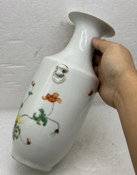 古玩陶瓷花卉紋粉彩瓶真品鑒賞圖