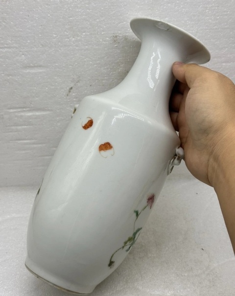 古玩陶瓷花卉紋粉彩瓶真品鑒賞圖