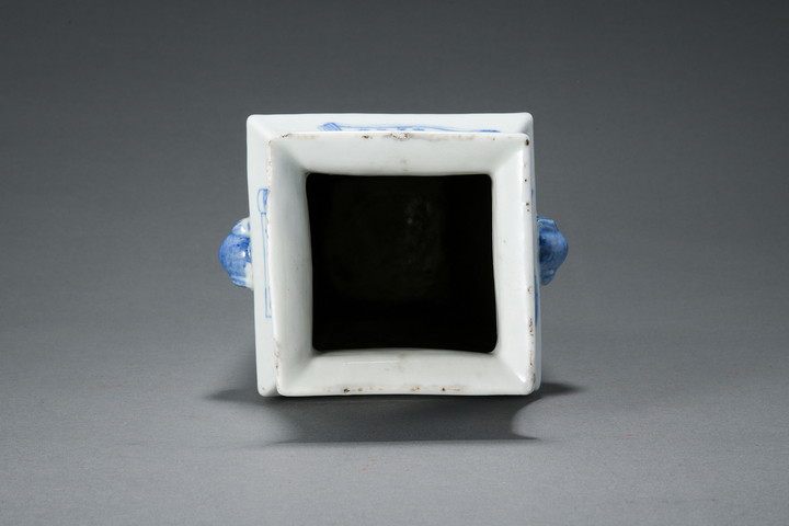 古玩陶瓷無雙譜青花雙鋪首四方撇口瓶真品鑒賞圖