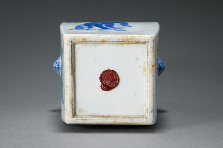 古玩陶瓷無雙譜青花雙鋪首四方撇口瓶真品鑒賞圖