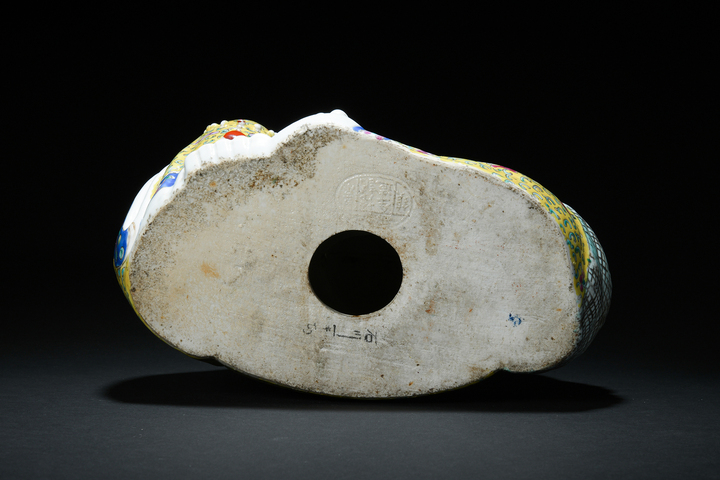 古玩陶瓷彌勒佛粉彩塑像真品鑒賞圖