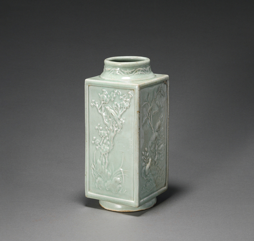 古玩陶瓷豆青釉琮式瓶真品鑒賞圖