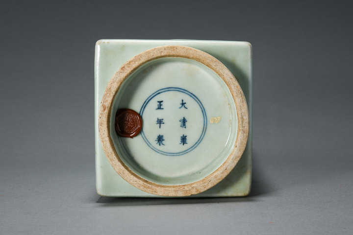 古玩陶瓷豆青釉琮式瓶真品鑒賞圖