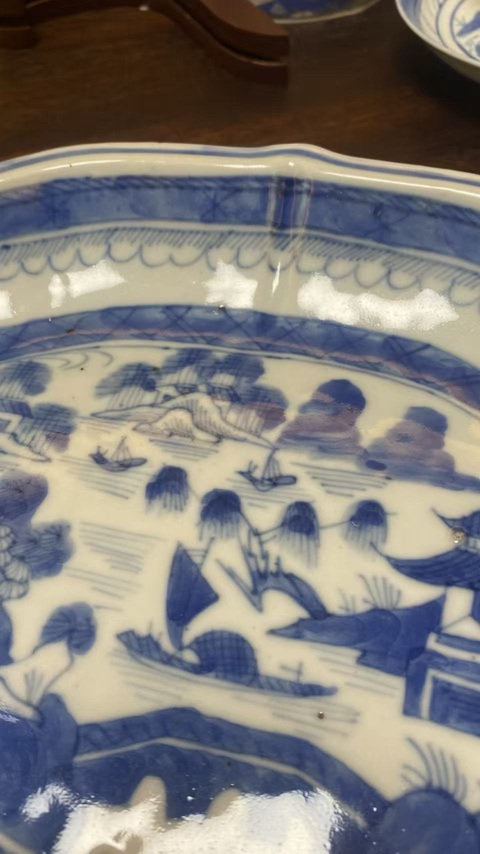 古玩陶瓷青花風(fēng)景紋花口盤真品鑒賞圖