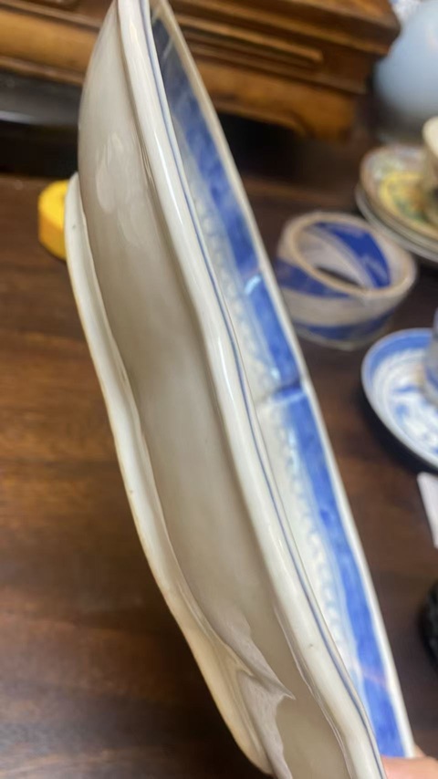 古玩陶瓷青花風(fēng)景紋花口盤真品鑒賞圖