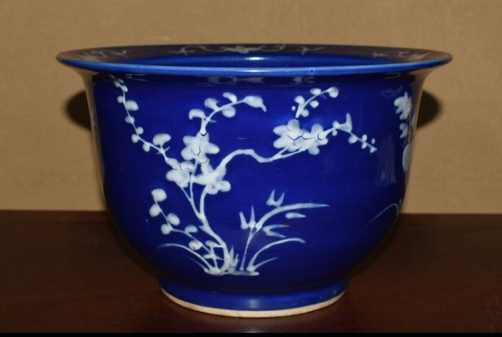 古玩陶瓷藍釉玻璃白花卉紋花盆真品鑒賞圖