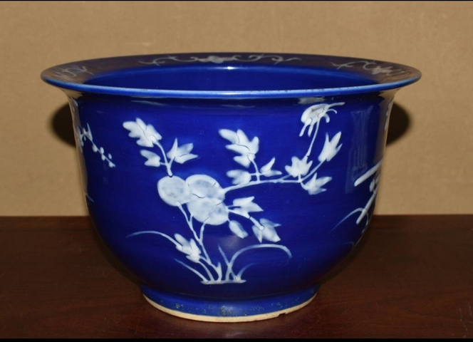 古玩陶瓷藍釉玻璃白花卉紋花盆真品鑒賞圖
