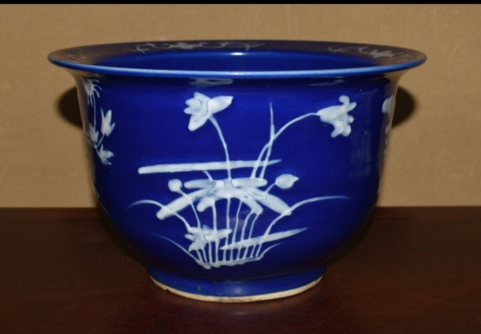 古玩陶瓷藍釉玻璃白花卉紋花盆真品鑒賞圖