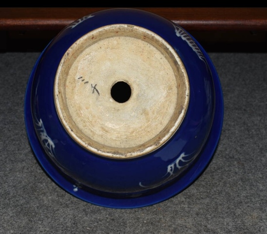 古玩陶瓷藍釉玻璃白花卉紋花盆真品鑒賞圖