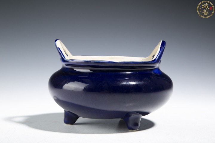 古玩陶瓷民國 祭藍(lán)釉雙耳三足爐拍賣，當(dāng)前價格1500元