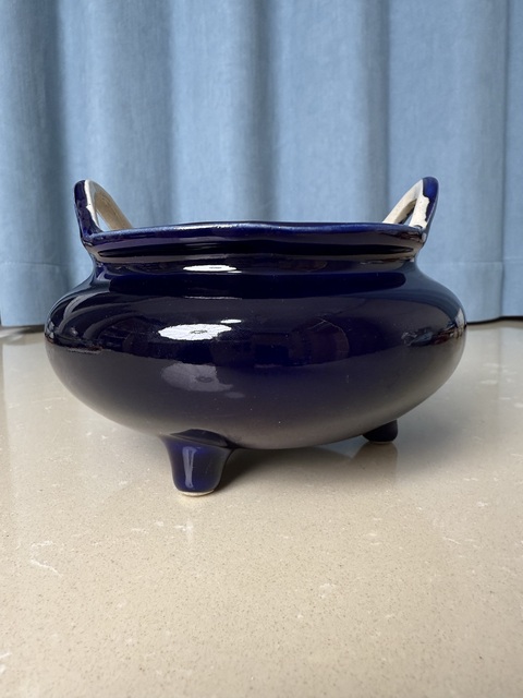 古玩陶瓷民國 祭藍(lán)釉雙耳三足爐拍賣，當(dāng)前價格1500元